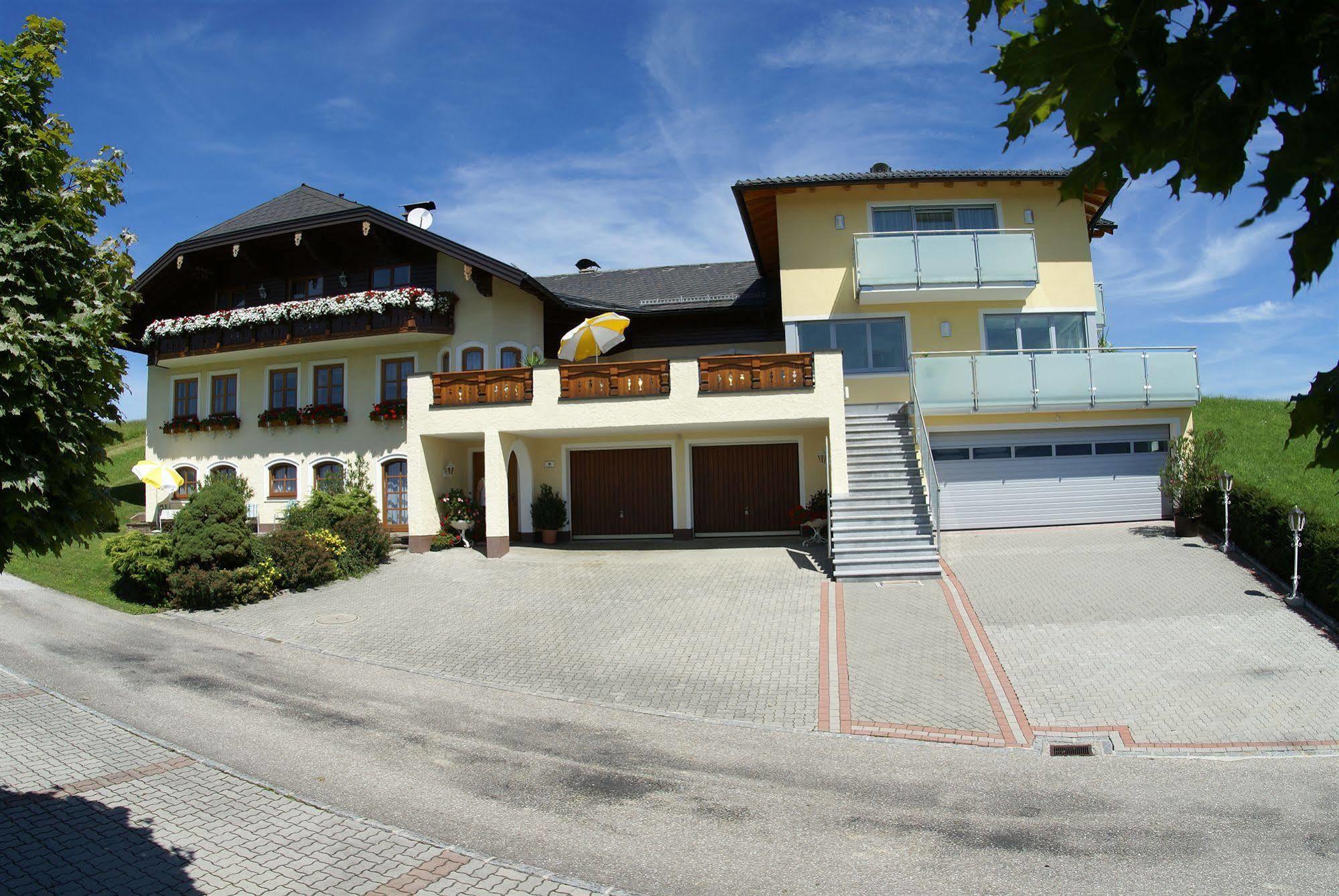Gaestehaus Stabauer มอนด์ซี ภายนอก รูปภาพ