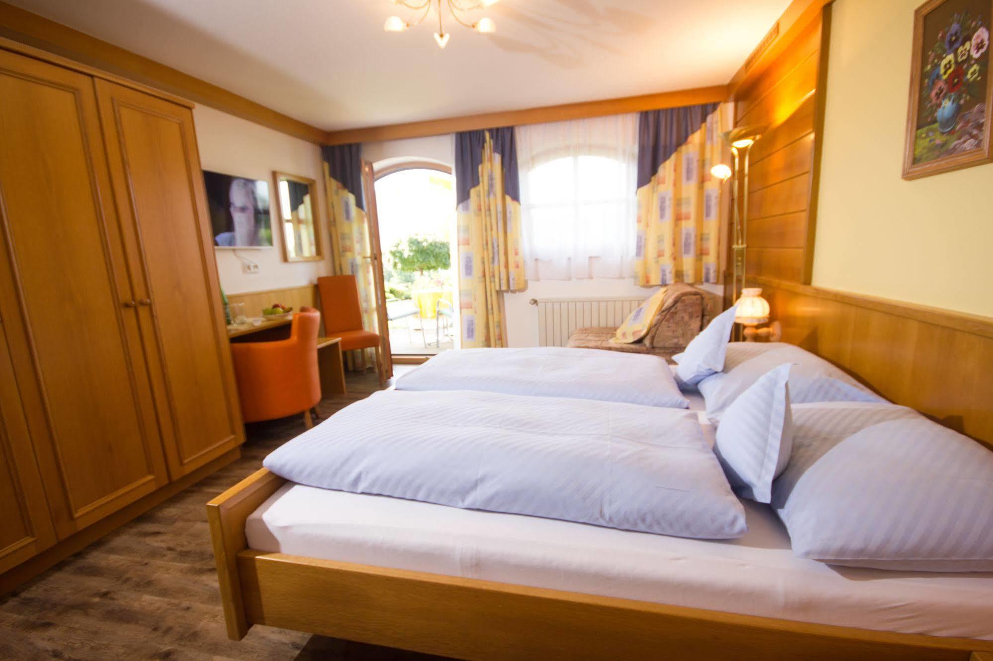 Gaestehaus Stabauer มอนด์ซี ภายนอก รูปภาพ